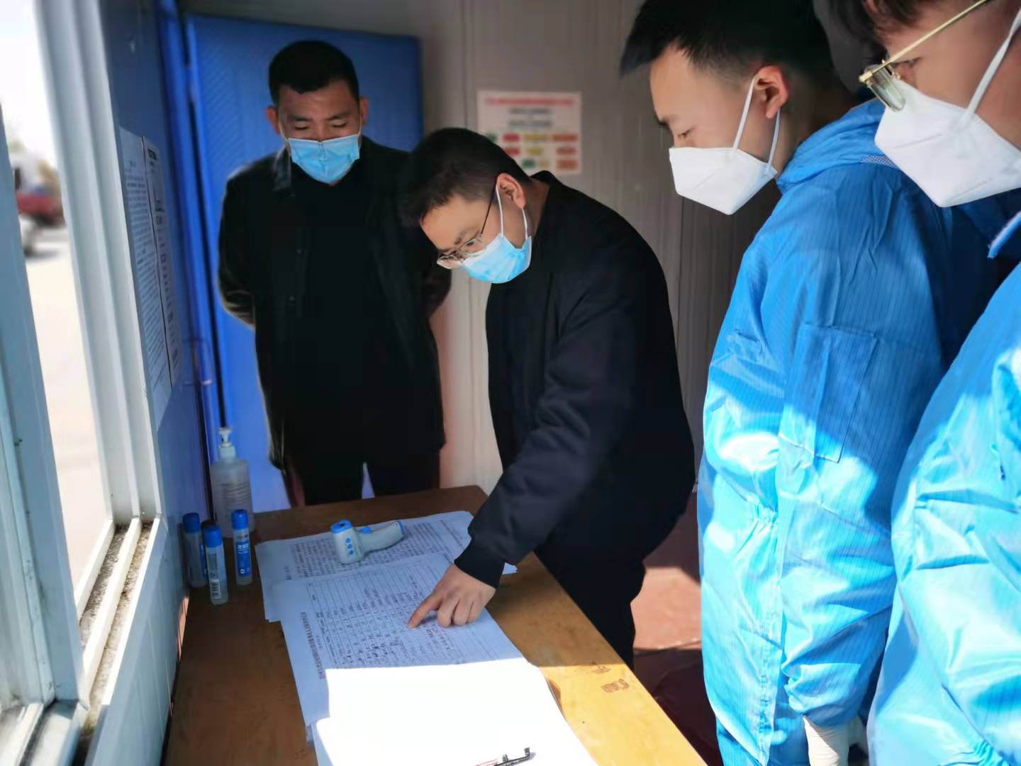 代昌松深入乡镇督导疫情防控和村（社区）“两委”换届等工作